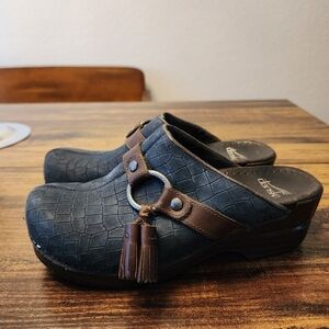 Dansko Women's Shandi Mule, Blue/Brown w/ Tassels, size 36 5.5